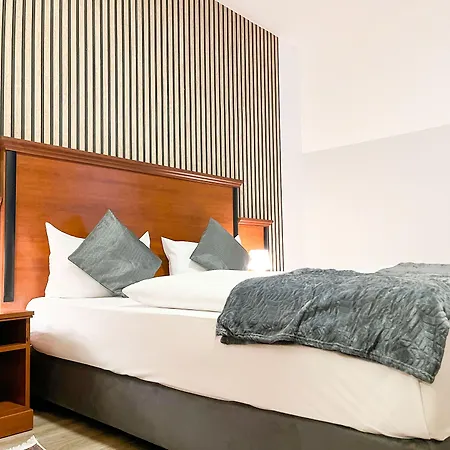 City Hotel West Frankfurt City Centre-3